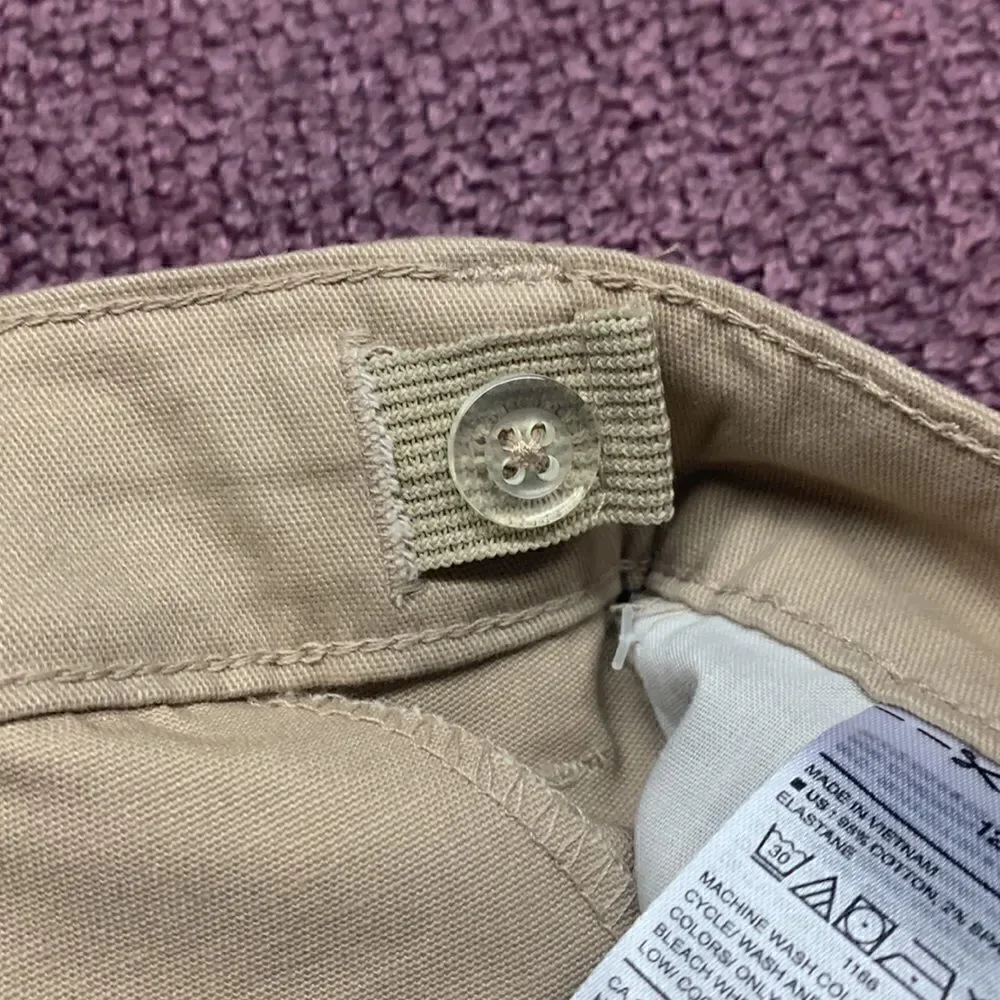 🔥5/20🔥 Old Navy Bermuda Khaki Shorts Sz 12 NWOT